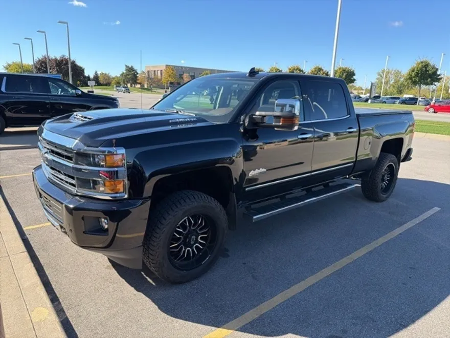2018 Chevrolet Silverado 2500HD High Country photo 1