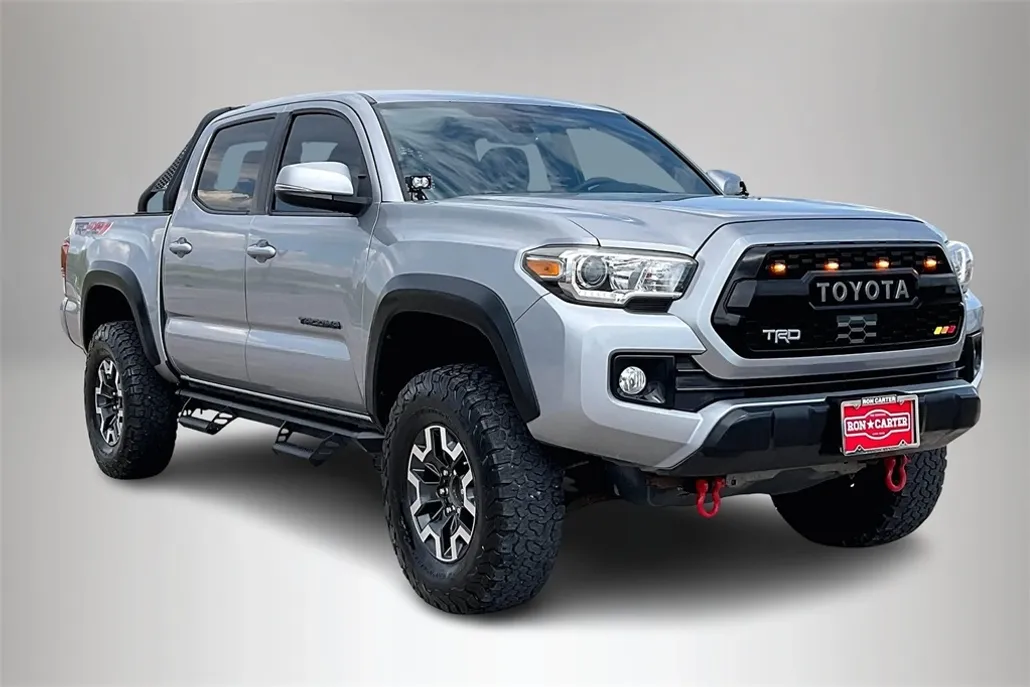 2019 Toyota Tacoma TRD Off-Road photo 1