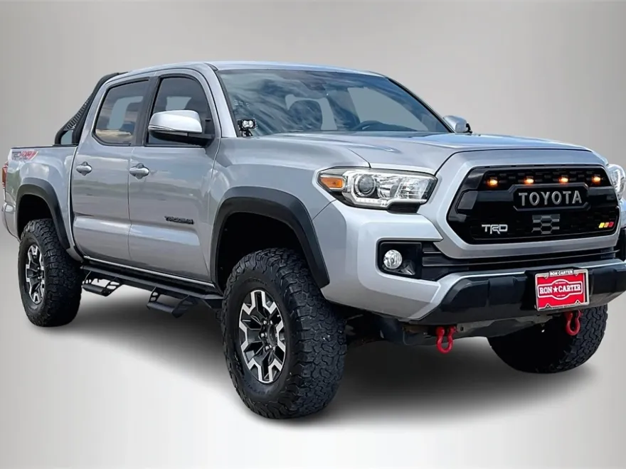 2019 Toyota Tacoma TRD Off-Road photo 1