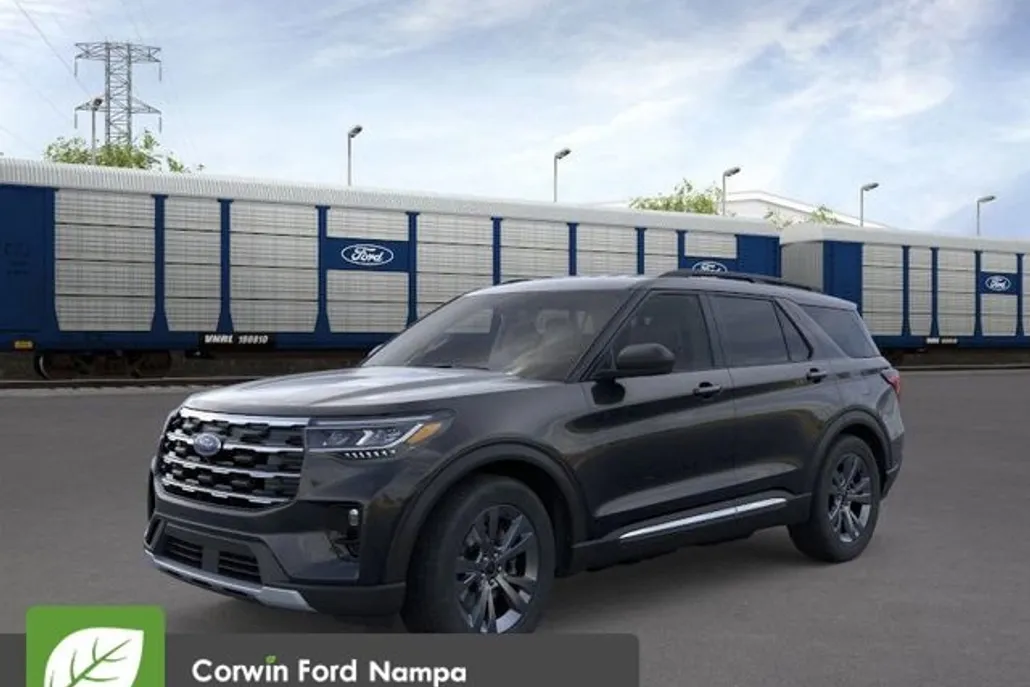 2025 Ford Explorer photo 1