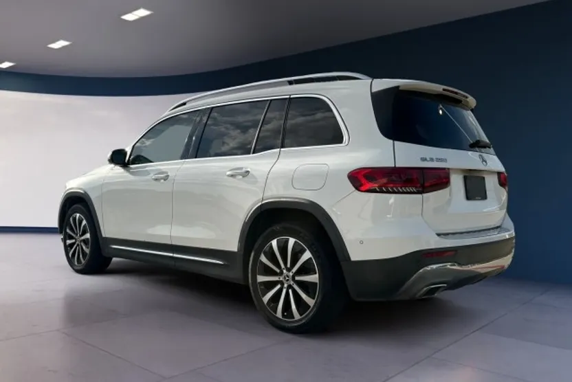 2021 Mercedes Benz GLB 250 photo 1