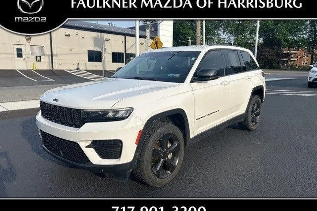 2022 Jeep Grand Cherokee Altitude photo 1