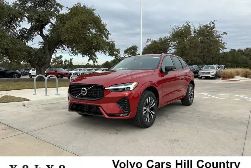 2025 Volvo XC60 B5 Core photo 1