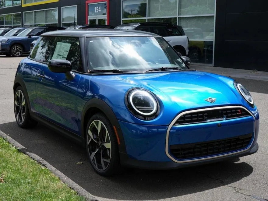 2025 Mini Cooper 2 Door Hardtop S Iconic photo 1