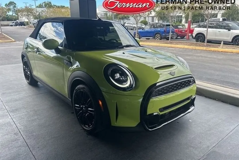 2024 Mini Cooper S Iconic photo 1