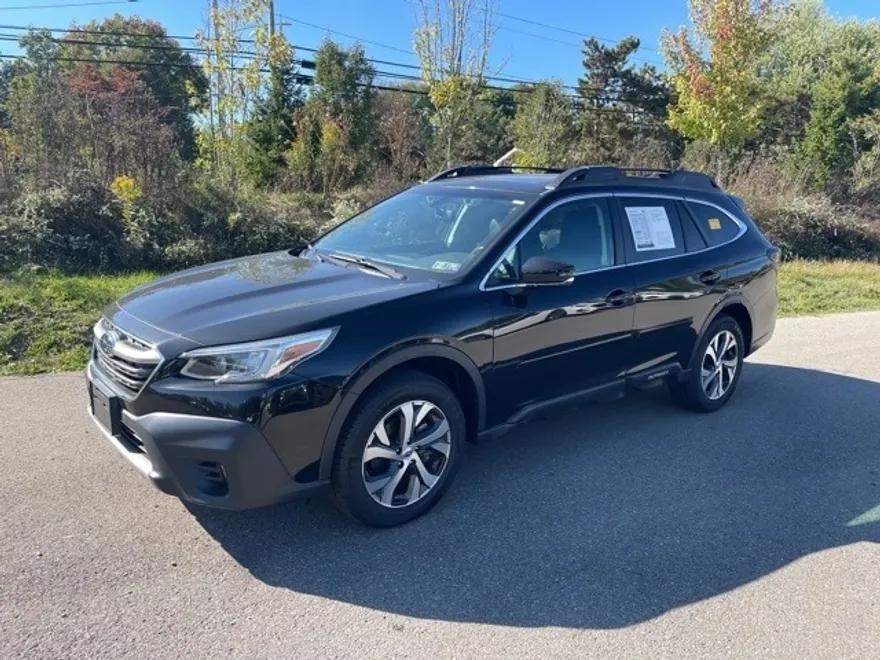 2022 Subaru Outback Limited photo 1