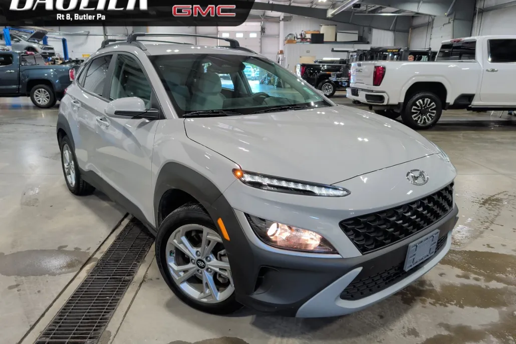 2023 Hyundai Kona SEL photo 1