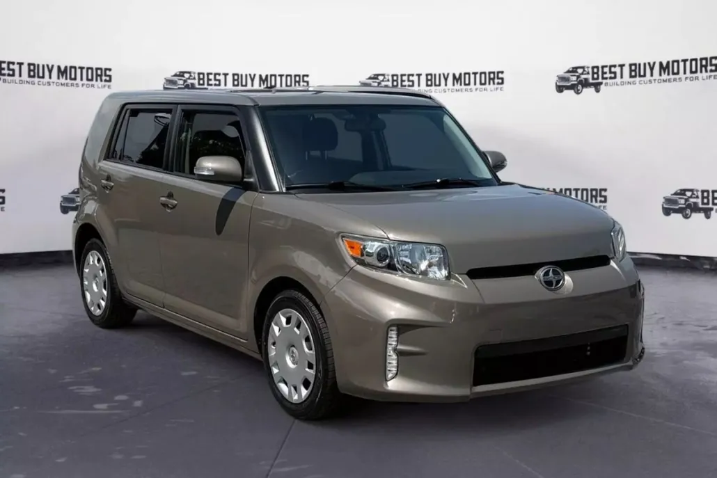 2015 Scion xB photo 1