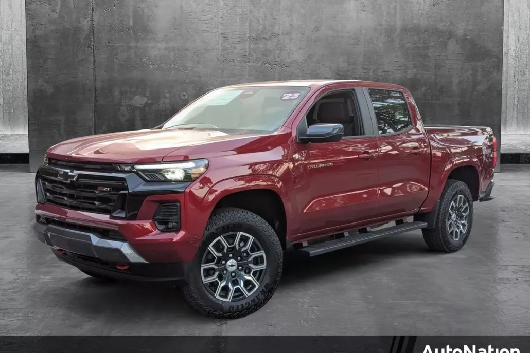 2025 Chevrolet Colorado Z71 photo 1