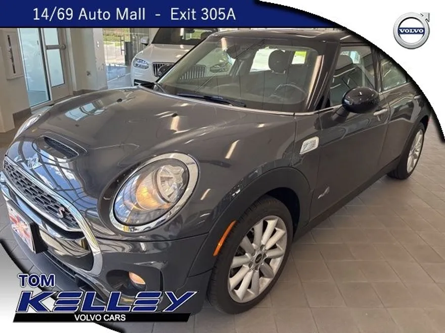 2017 Mini Clubman Base S ALL4 photo 1