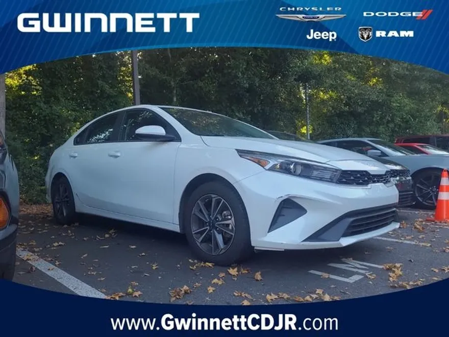 2023 Kia Forte LXS photo 1