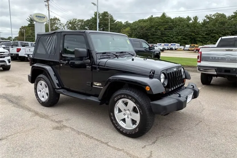 2012 Jeep Wrangler Sahara photo 1