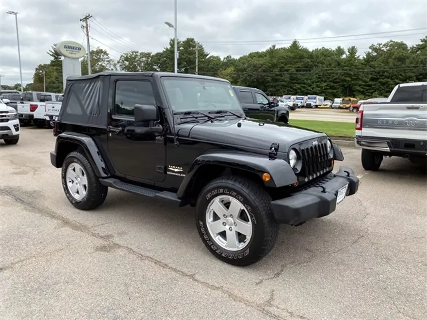2012 Jeep Wrangler Sahara photo 1