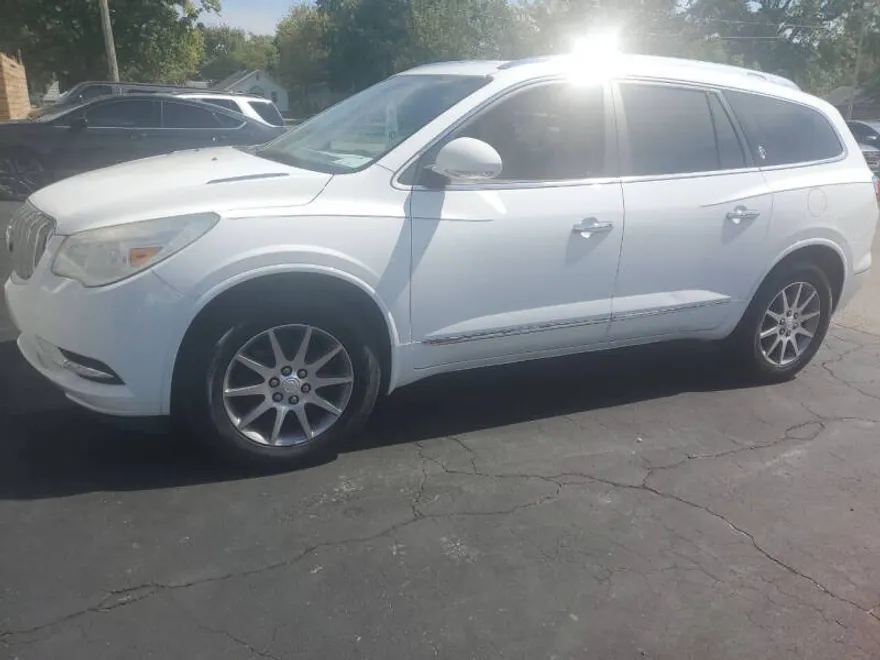 2016 Buick Enclave Leather photo 1