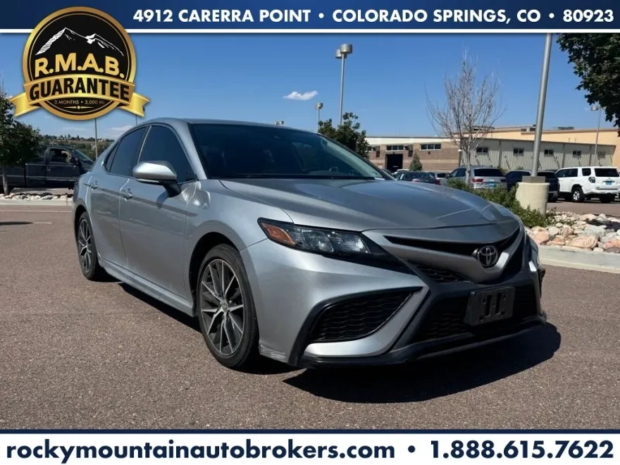 2021 Toyota Camry SE photo 1
