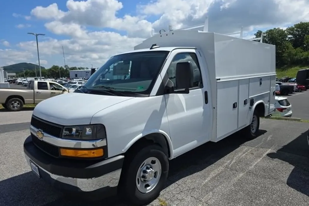 2025 Chevrolet Express 3500 Work Van photo 1