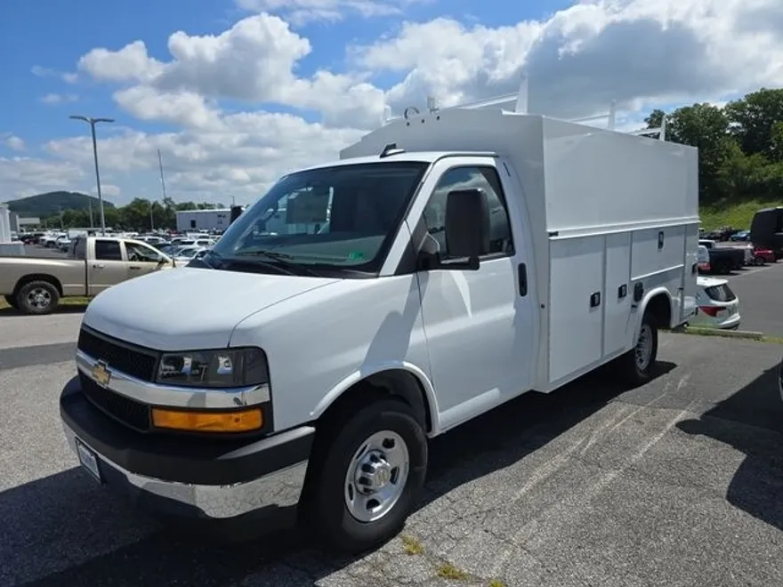 2025 Chevrolet Express 3500 Work Van photo 1