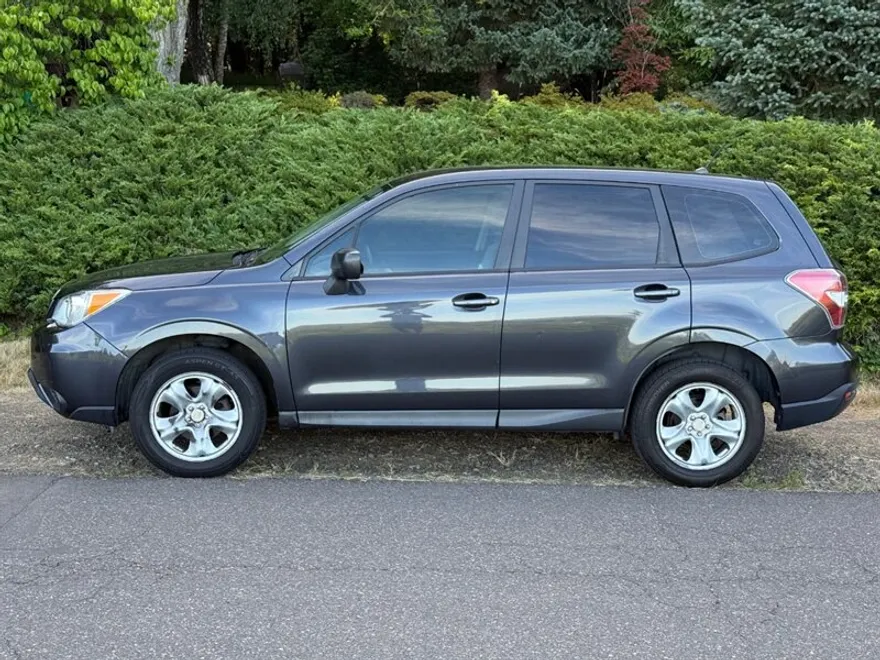 2015 Subaru Forester 2.5i photo 1