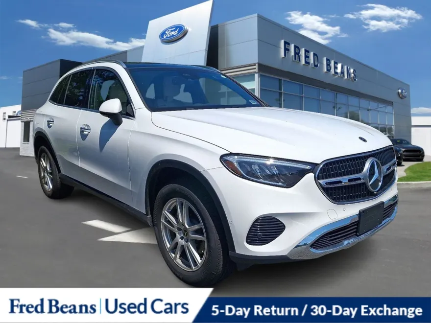 2025 Mercedes Benz GLC 300 4MATIC photo 1