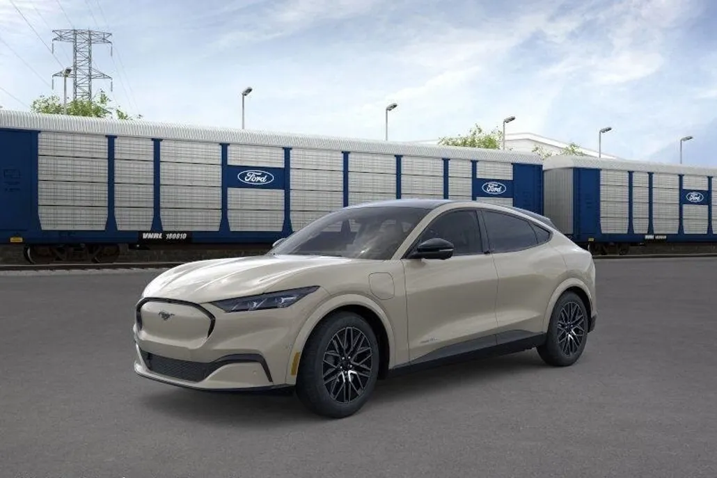 2025 Ford Mustang Mach-E Premium photo 1