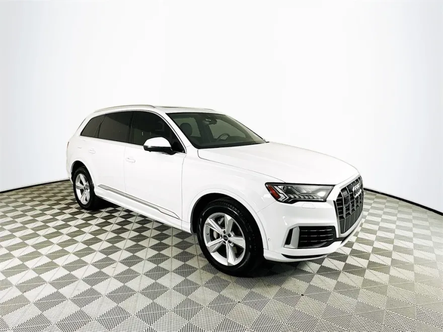 2023 Audi Q7 45 Premium Plus photo 1