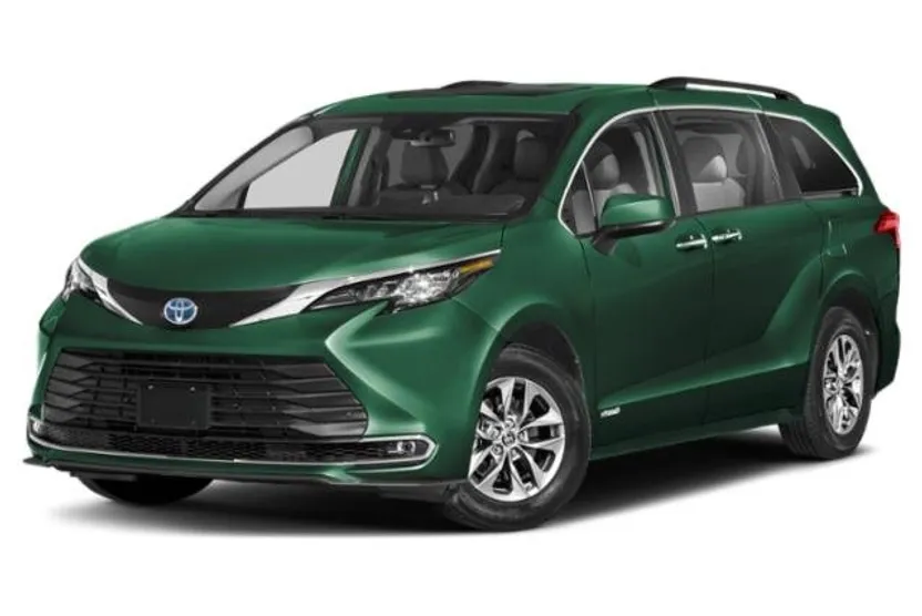 2025 Toyota Sienna XLE photo 1