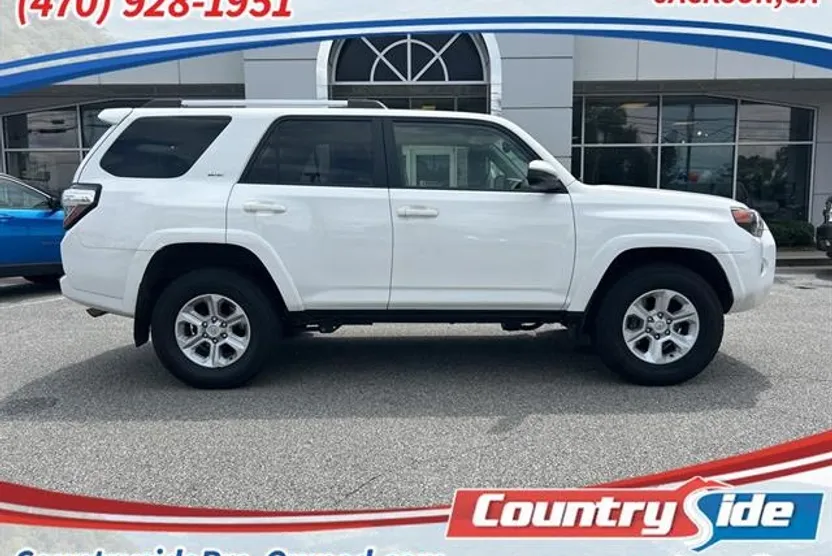 2023 Toyota 4Runner SR5 photo 1