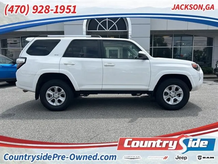 2023 Toyota 4Runner SR5 photo 1