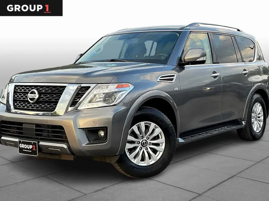 2015 Nissan Armada SV photo 1
