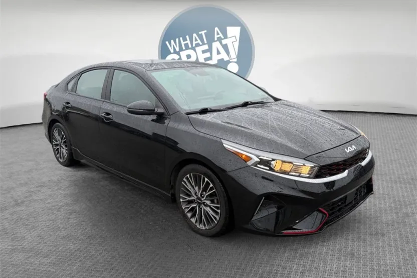 2023 Kia Forte GT-Line photo 1