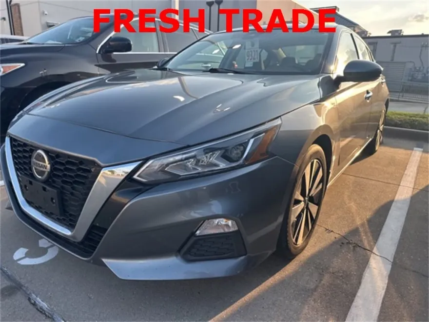2022 Nissan Altima 2.5 SV photo 1