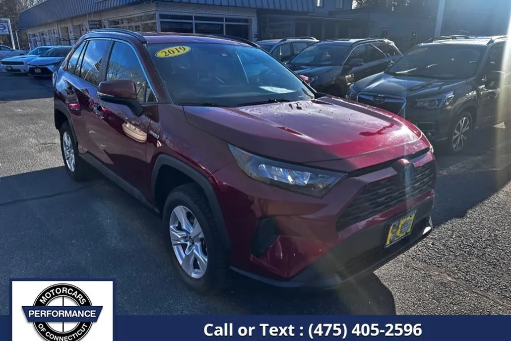 2019 Toyota RAV4 Hybrid LE photo 1
