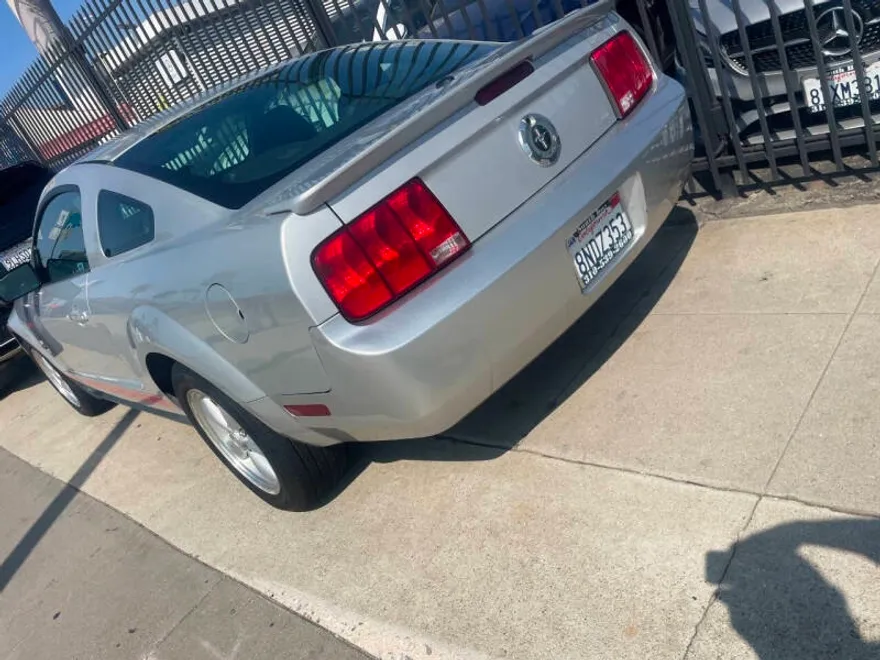 2008 Ford Mustang V6 Premium photo 1