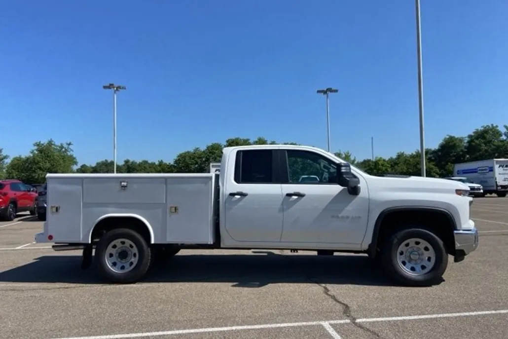 2025 Chevrolet Silverado 3500HD photo 1