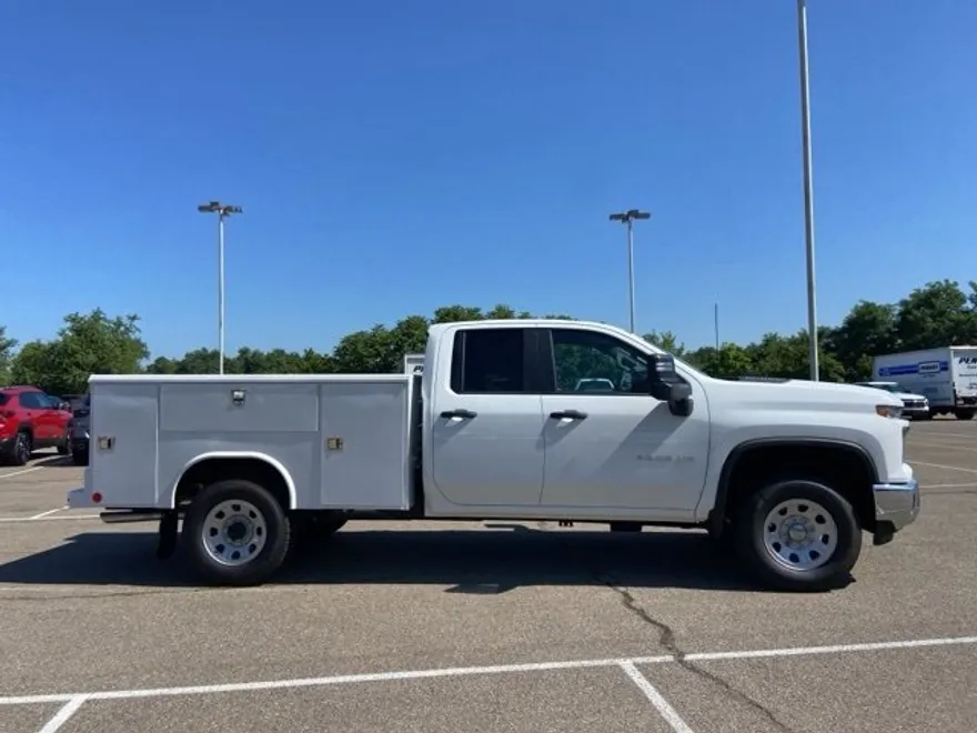 2025 Chevrolet Silverado 3500HD photo 1
