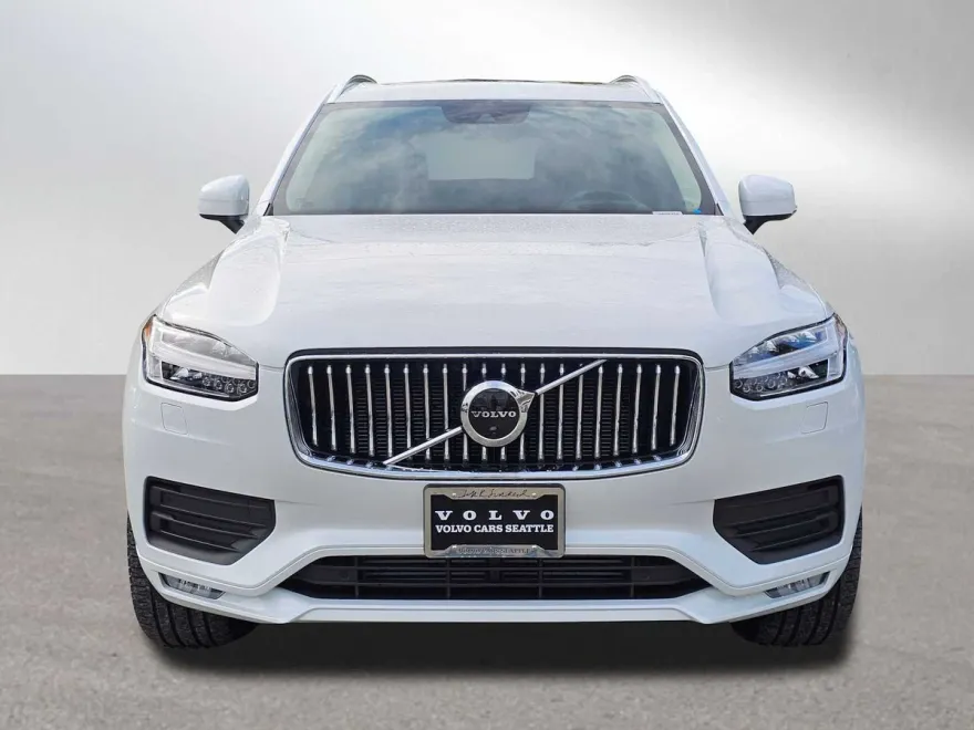 2022 Volvo XC90 T6 AWD Momentum photo 1
