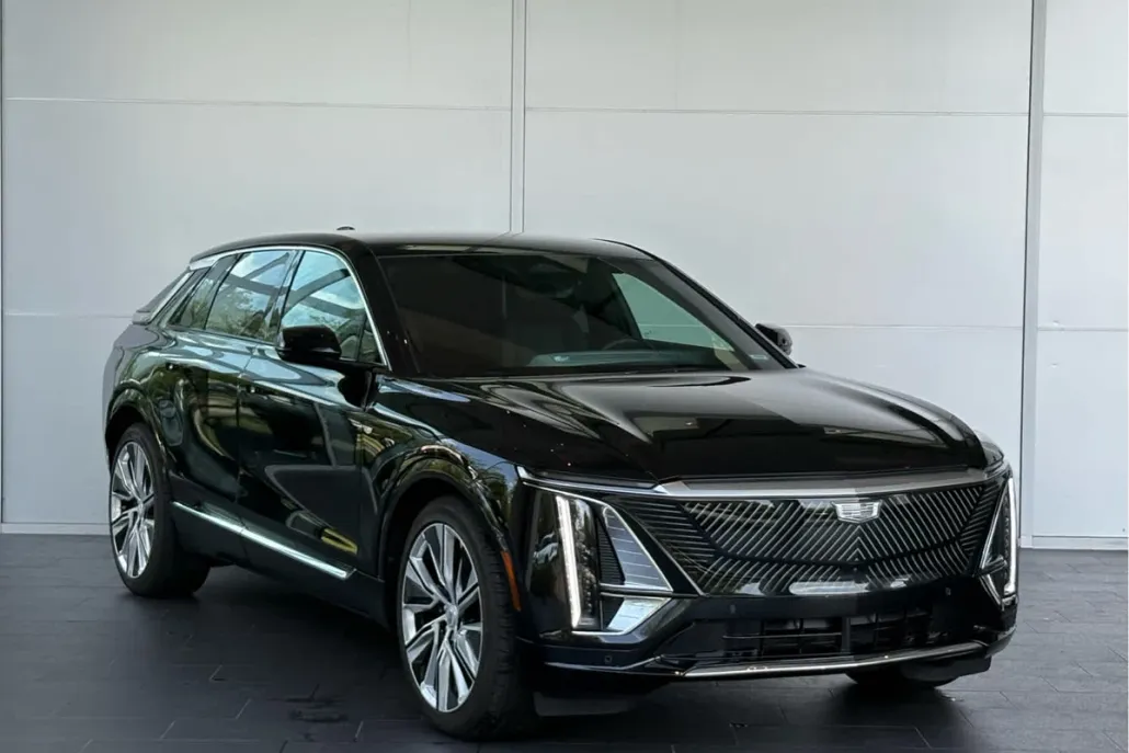 2024 Cadillac Lyriq Luxury photo 1