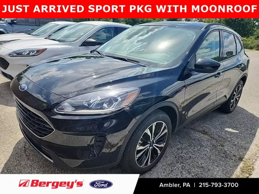 2022 Ford Escape SE Sport photo 1