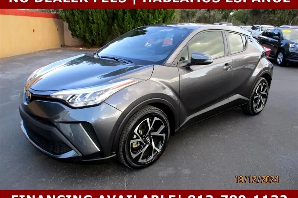 2021 Toyota C-HR XLE photo 1