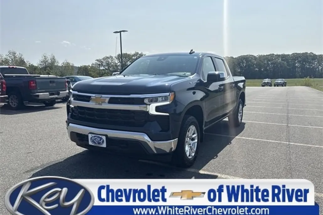 2022 Chevrolet Silverado 1500 LT photo 1