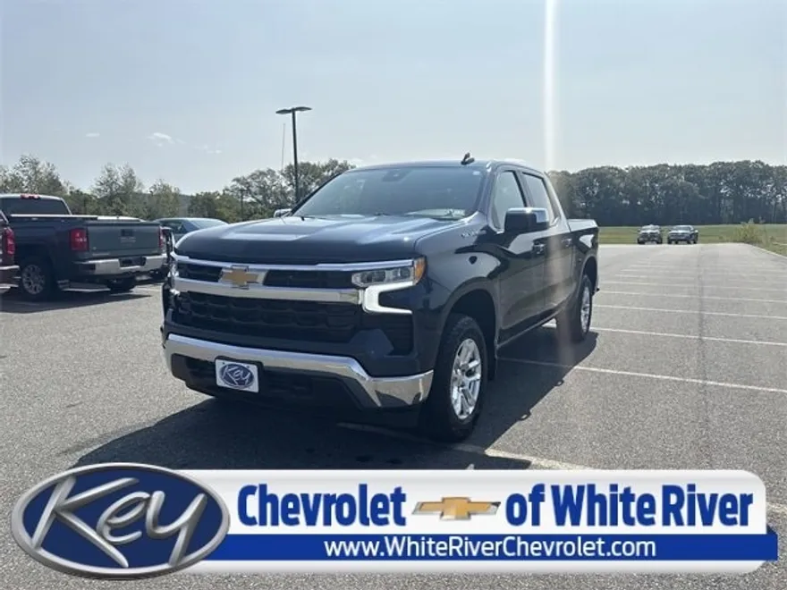 2022 Chevrolet Silverado 1500 LT photo 1