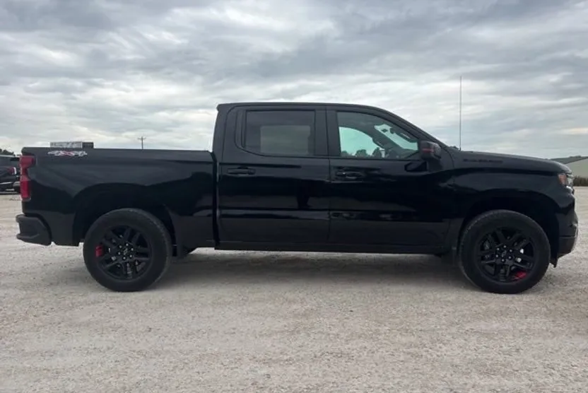 2023 Chevrolet Silverado 1500 RST photo 1