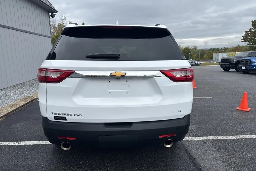 2021 Chevrolet Traverse 1LT photo 1