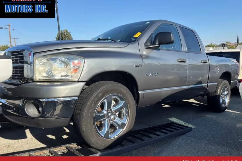 2008 Dodge Ram SLT photo 1