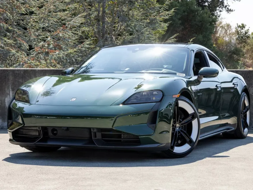 2025 Porsche Taycan Turbo S photo 1