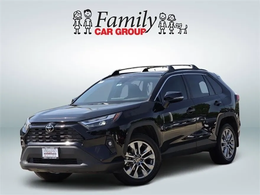2022 Toyota RAV4 XLE Premium photo 1