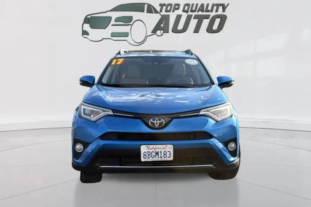 2017 Toyota RAV4 Limited photo 1