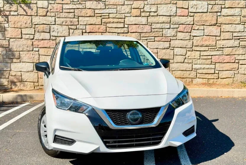2020 Nissan Versa S photo 1