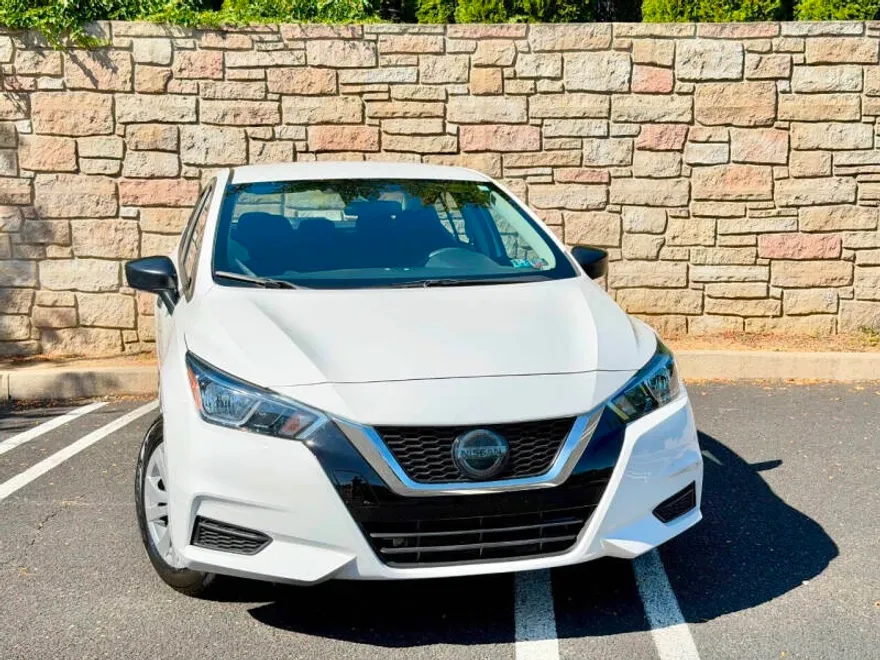 2020 Nissan Versa S photo 1