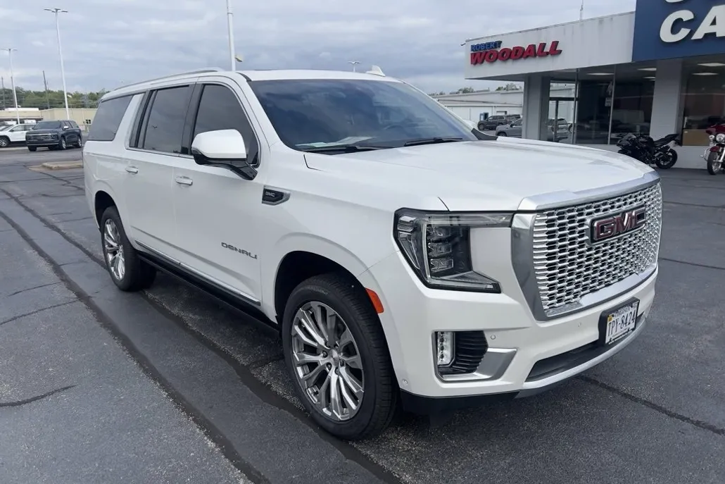 2023 Gmc Yukon XL Denali photo 1